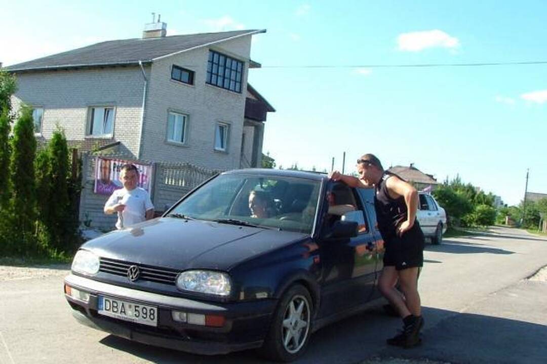 Venckų namus saugantys žmonės nusprendė fotografuoti įtartinus „žioplinėtojus“