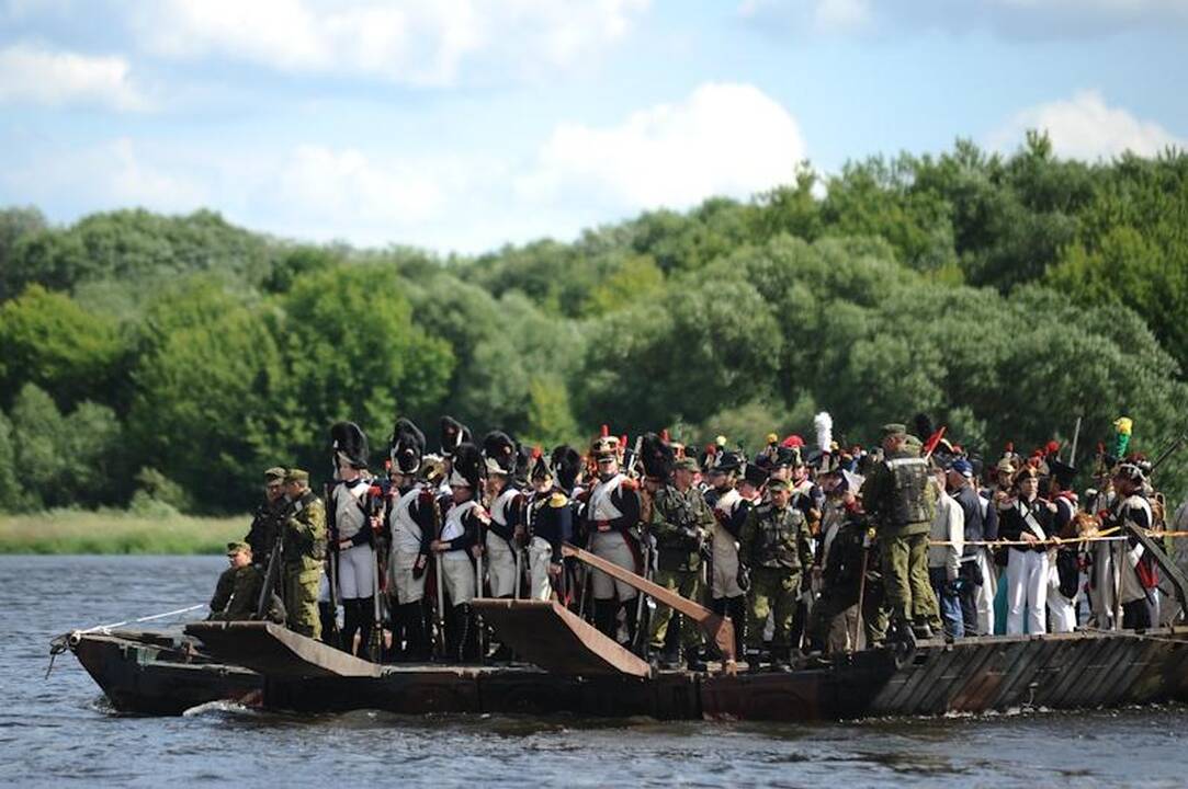 Istorinis žygis atkartotas: Napoleono kariuomenė persikėlė per Nemuną