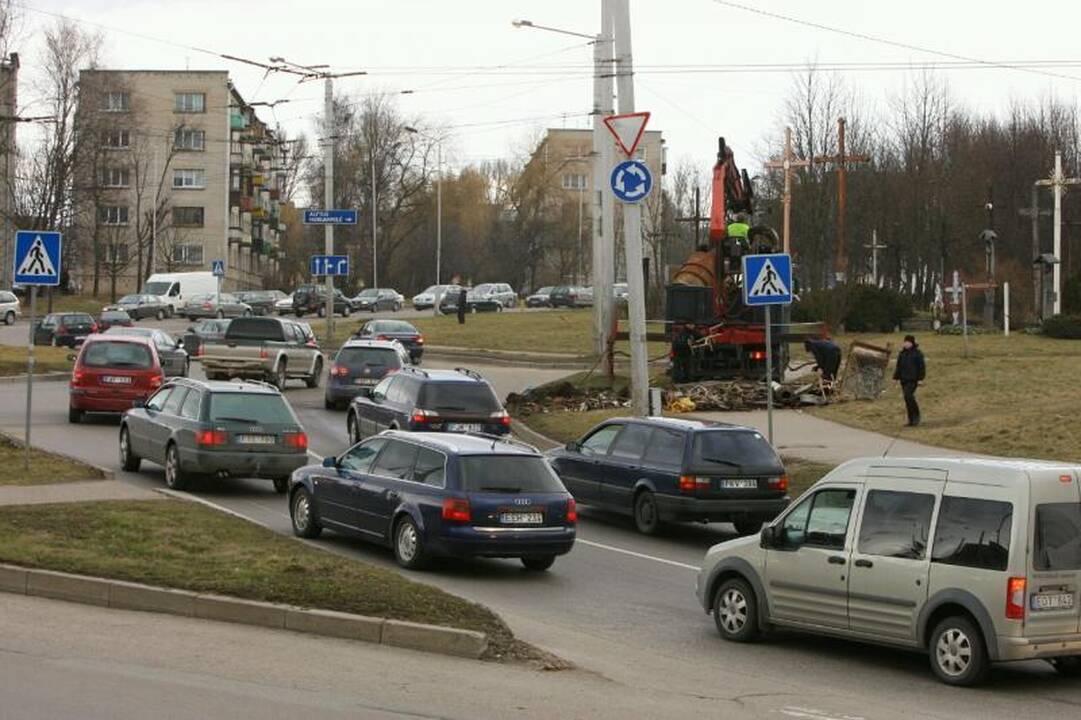 Apvirtęs   sunkvežimis   sukėlė   spūstį  