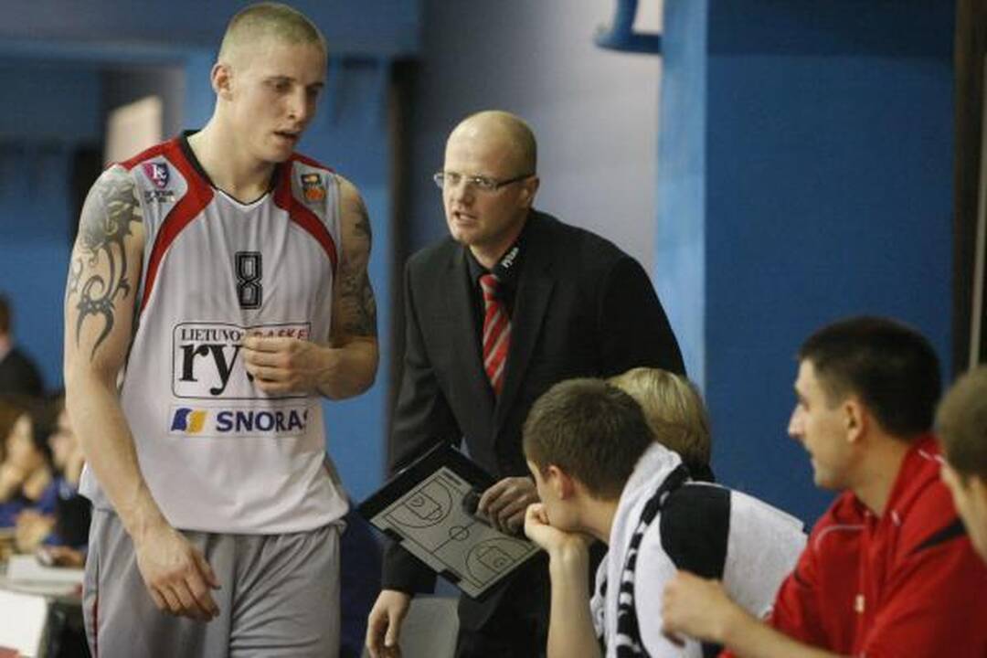 „Neptūnas“ garbingai priešinosi „Lietuvos rytui“