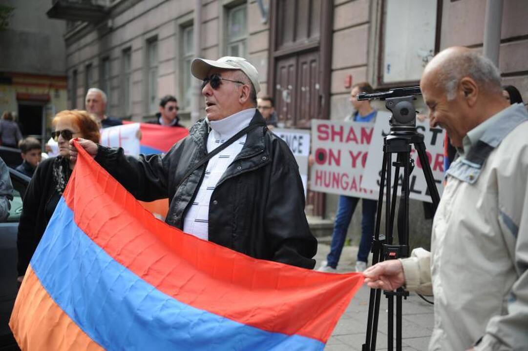 Sostinėje prie Vengrijos ambasados armėnų protestas