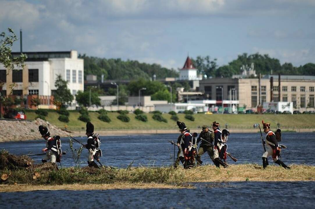 Istorinis žygis atkartotas: Napoleono kariuomenė persikėlė per Nemuną