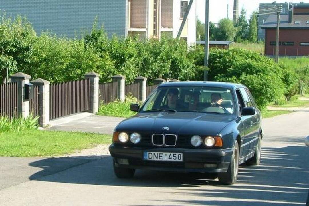 Venckų namus saugantys žmonės nusprendė fotografuoti įtartinus „žioplinėtojus“