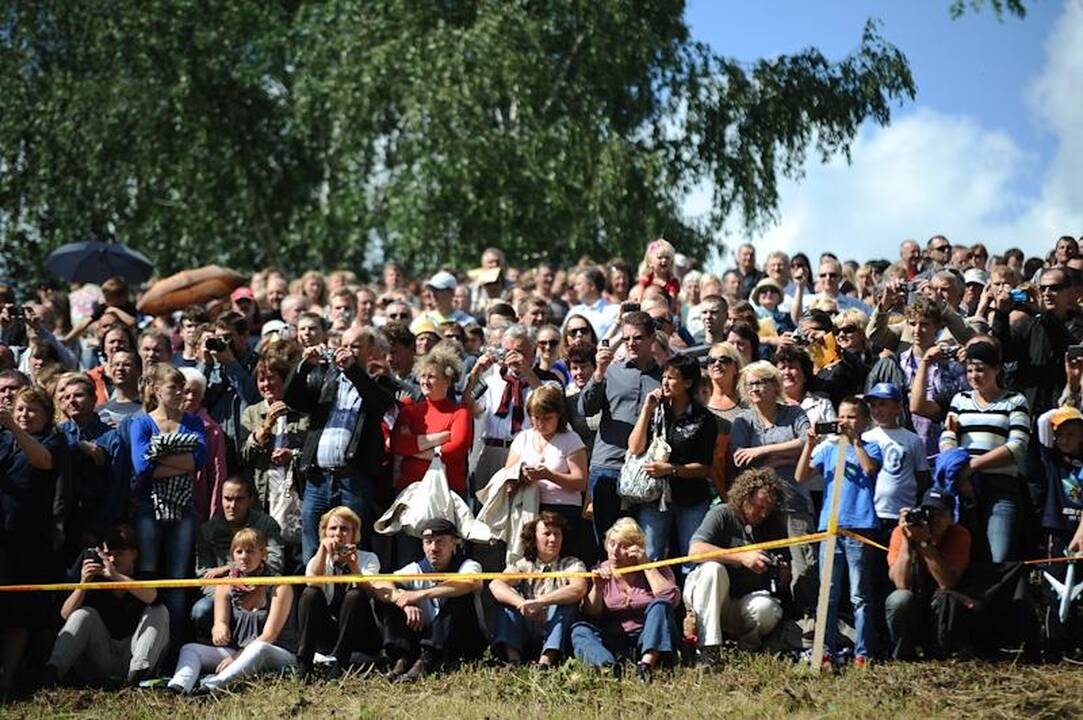 Istorinis žygis atkartotas: Napoleono kariuomenė persikėlė per Nemuną