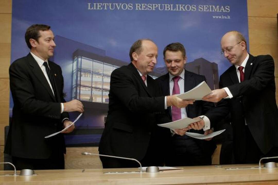 Permainų koalicijai duotas oficialus startas