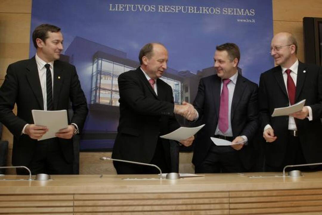 Permainų koalicijai duotas oficialus startas