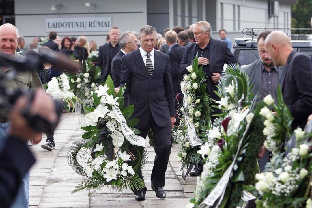 Krepšinio teisėjas V.Dovidavičius palydėtas į paskutinę kelionę