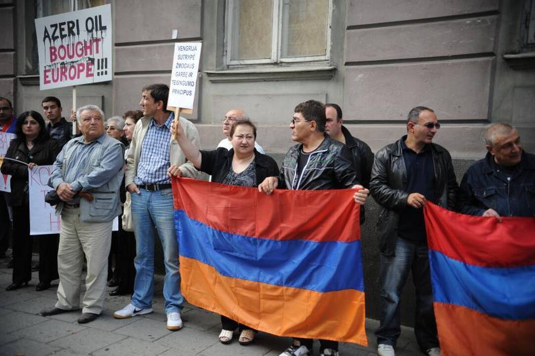Sostinėje prie Vengrijos ambasados armėnų protestas