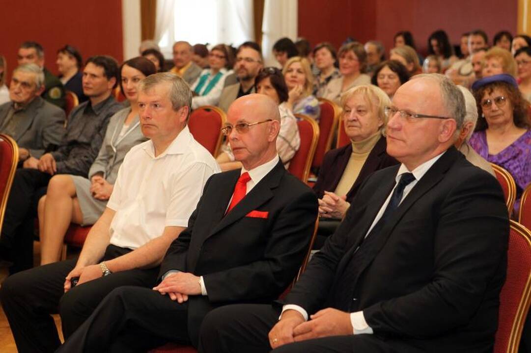 Į sostinę atvykęs Neringos meras pirmiausia vyko į kapines 