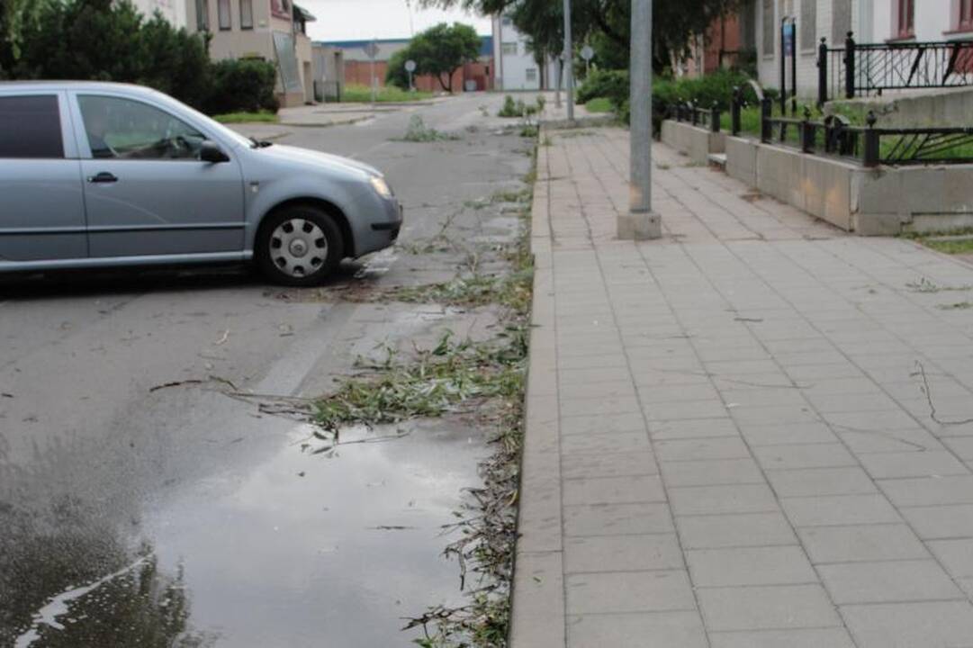 Penkias minutes trukęs škvalas nusiaubė Lietuvos pajūrį 