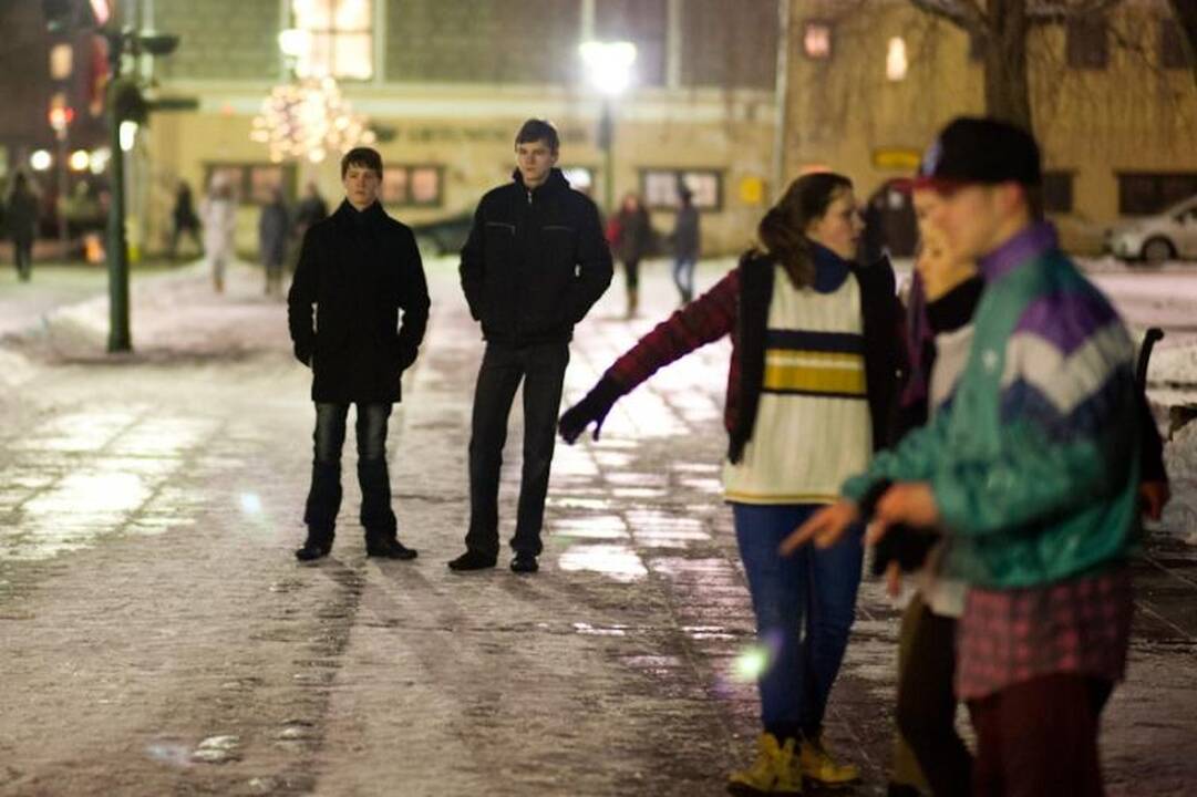 Gatvės  šokėjus  žiemą sušildo muzika   