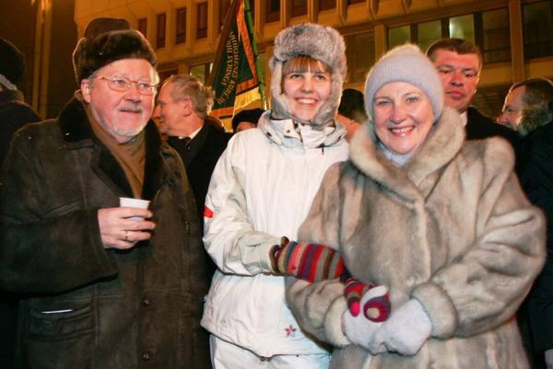 Laisvės gynėjų dienos išvakarėse - atminimo laužai