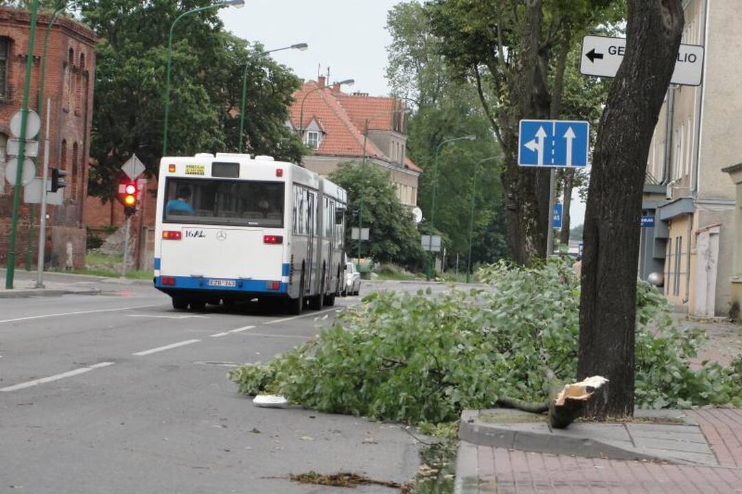 Penkias minutes trukęs škvalas nusiaubė Lietuvos pajūrį 