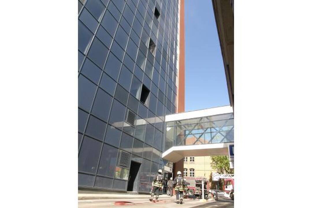 Dūmai iš „K centro“ balkono ant kojų sukėlė ugniagesius