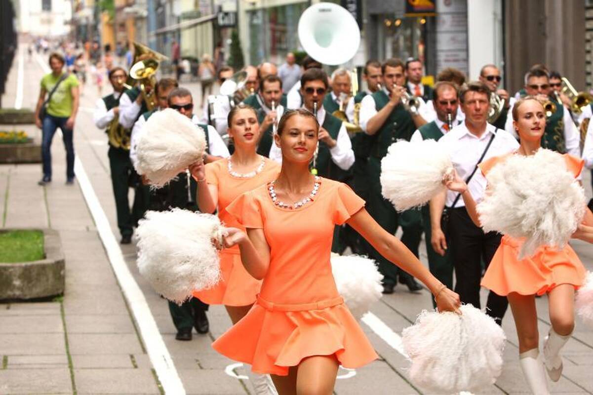 Laisvės alėjoje – šokis prie fontano ir muzikinės improvizacijos