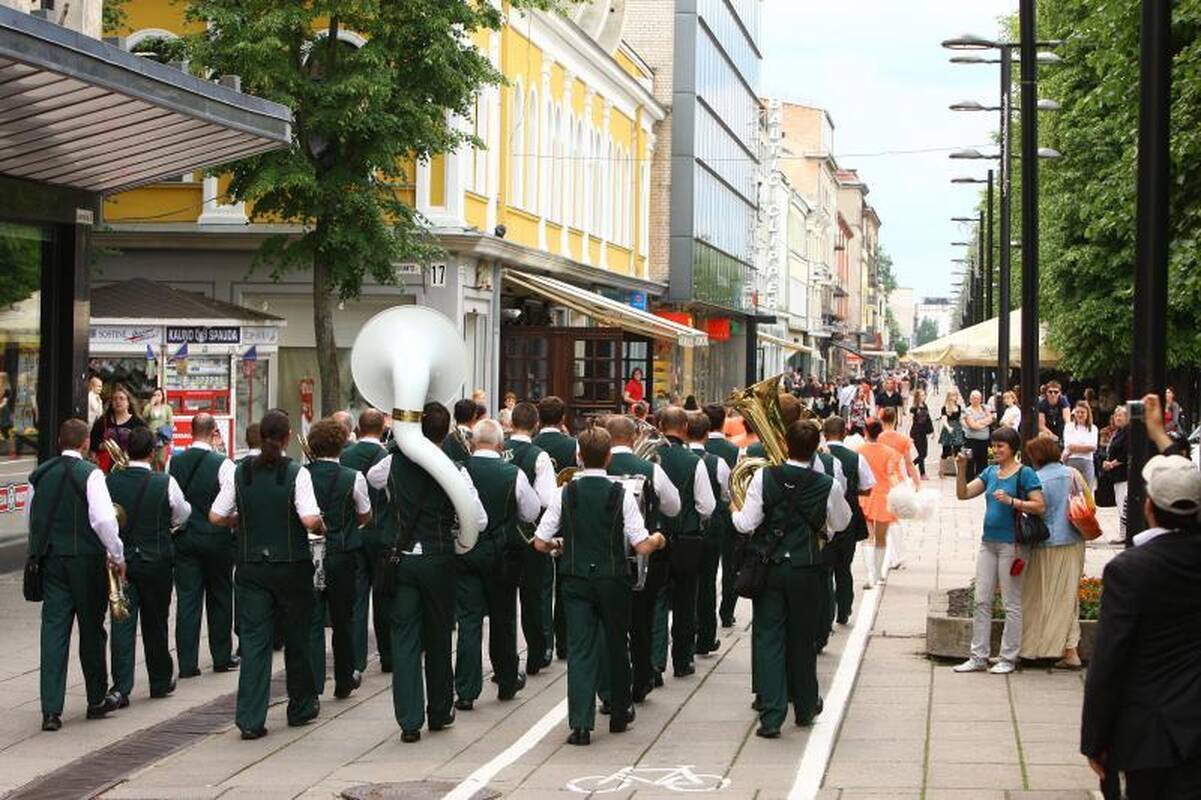Laisvės alėjoje – šokis prie fontano ir muzikinės improvizacijos