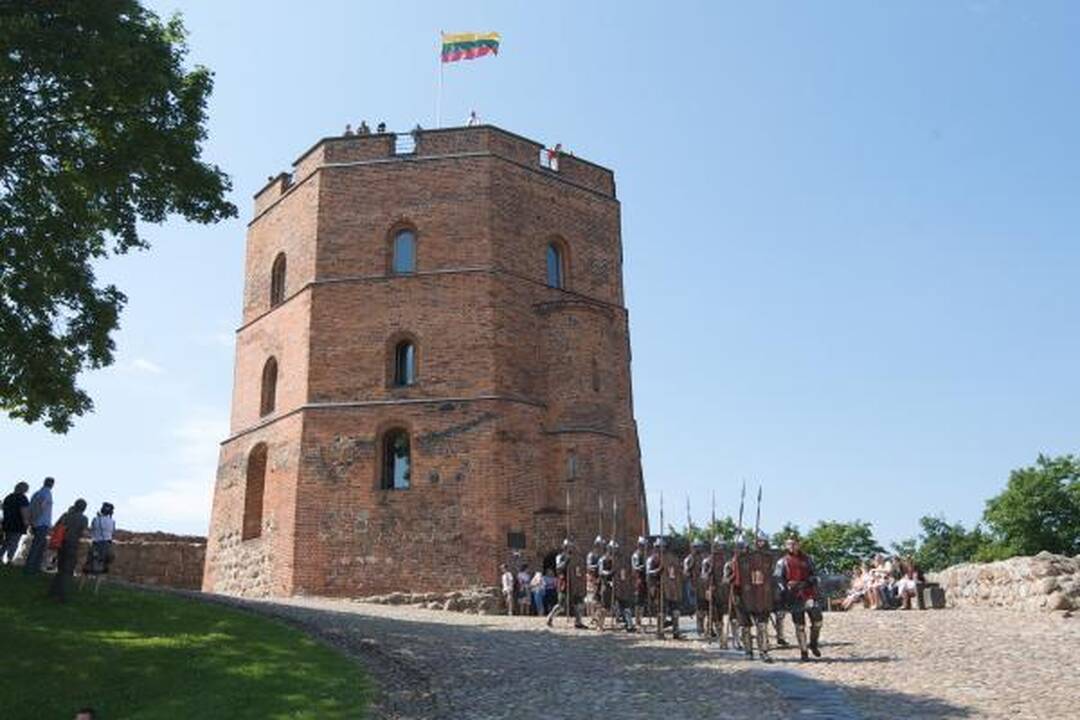 Gedimino pilies kalno viršūnėje žygiavo viduramžių kariai