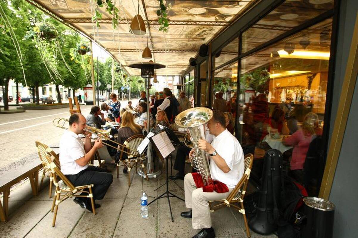 Laisvės alėjoje – šokis prie fontano ir muzikinės improvizacijos
