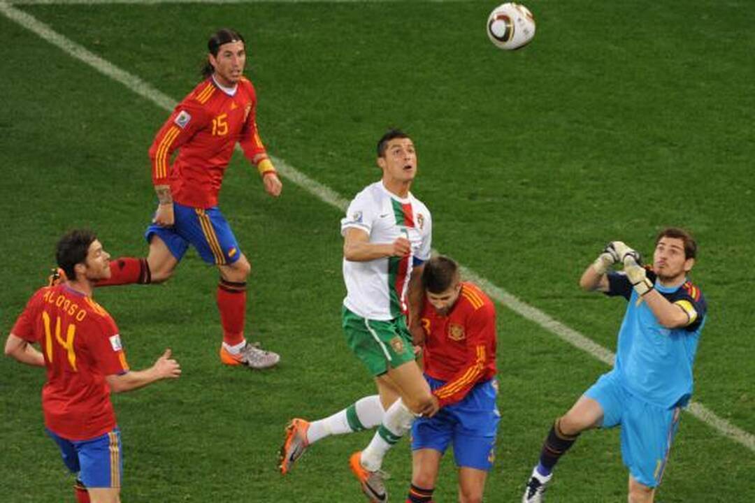 Ispanai įveikė Portugaliją ir žengė į ketvirtfinalį