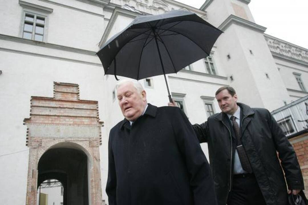 Po sunkios ligos mirė prezidentas A.Brazauskas (papildyta)