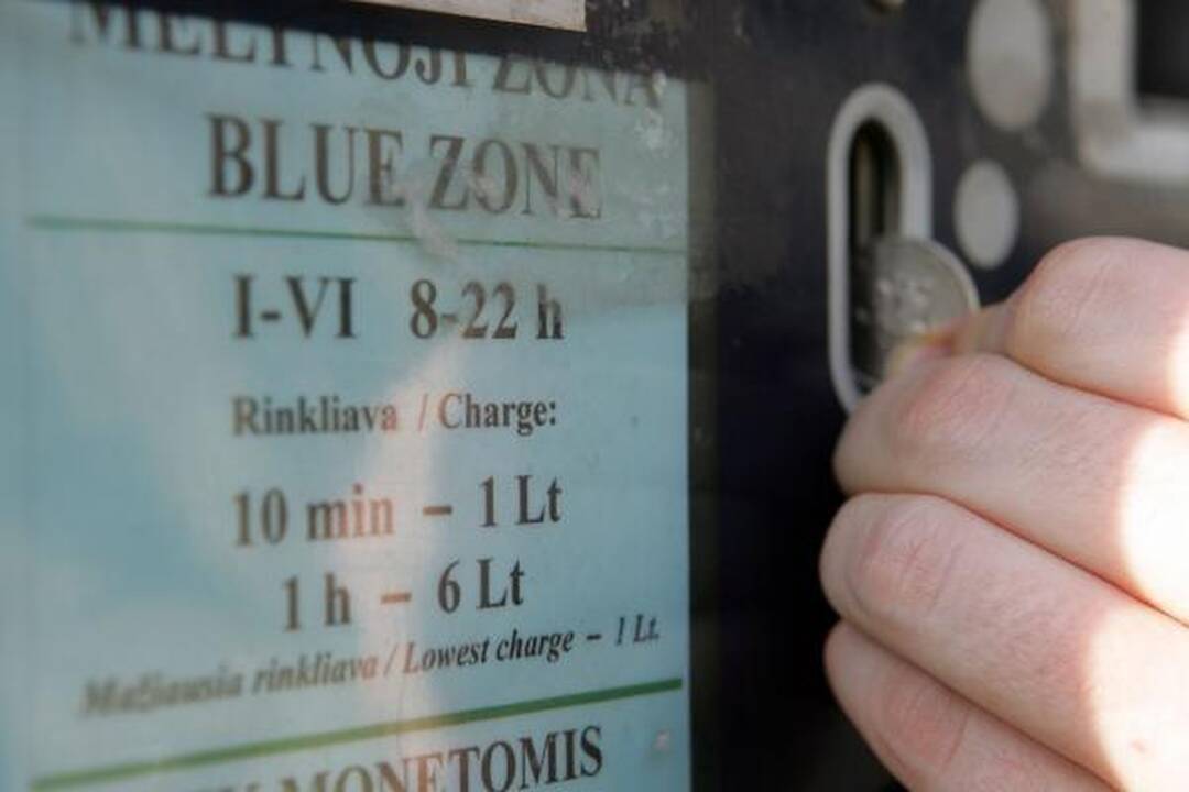 Vilniaus senamiestyje pabrango automobilių stovėjimas