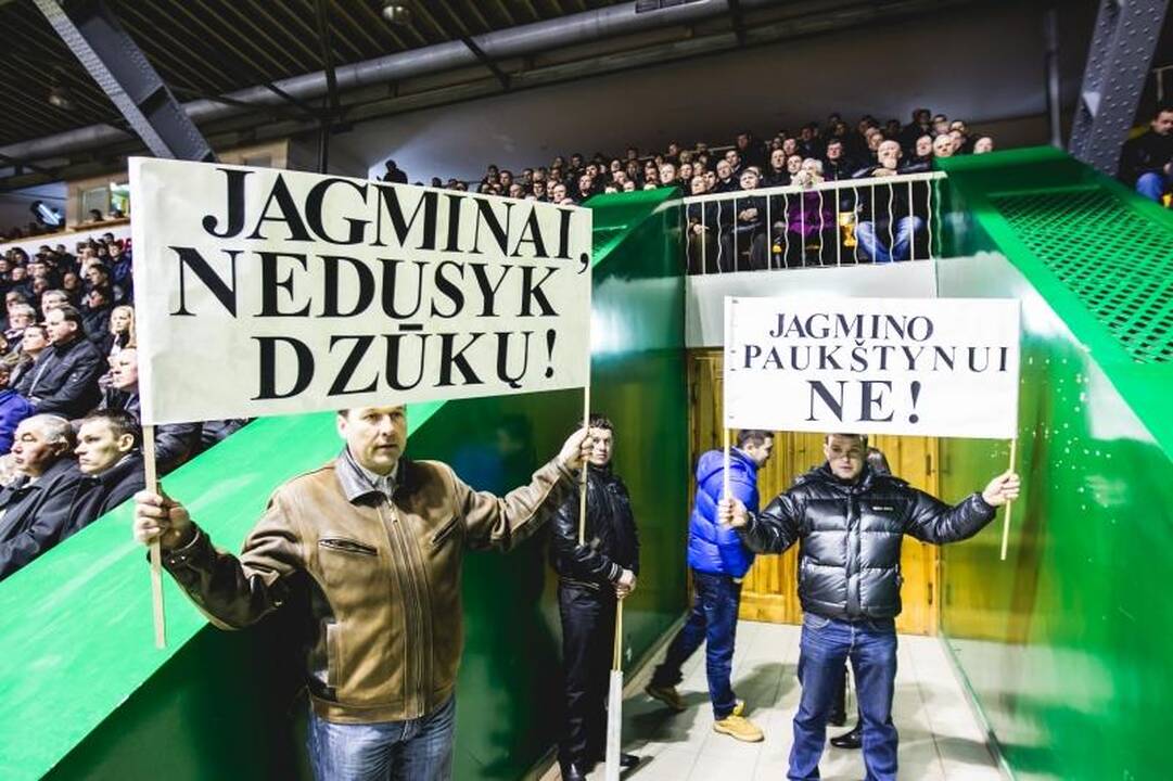 Žemdirbiai nenori parduoti žemės užsieniečiams, reikalauja referendumo