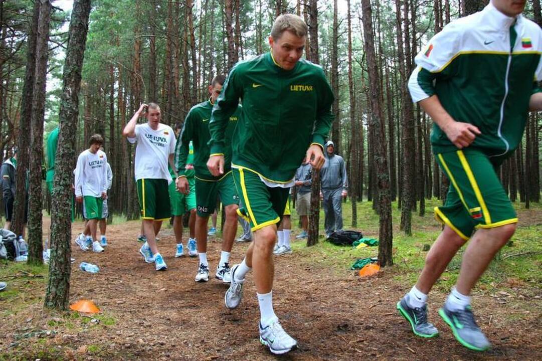Po atrankos į olimpiadą pailsėję krepšininkai vėl pluša treniruotėse
