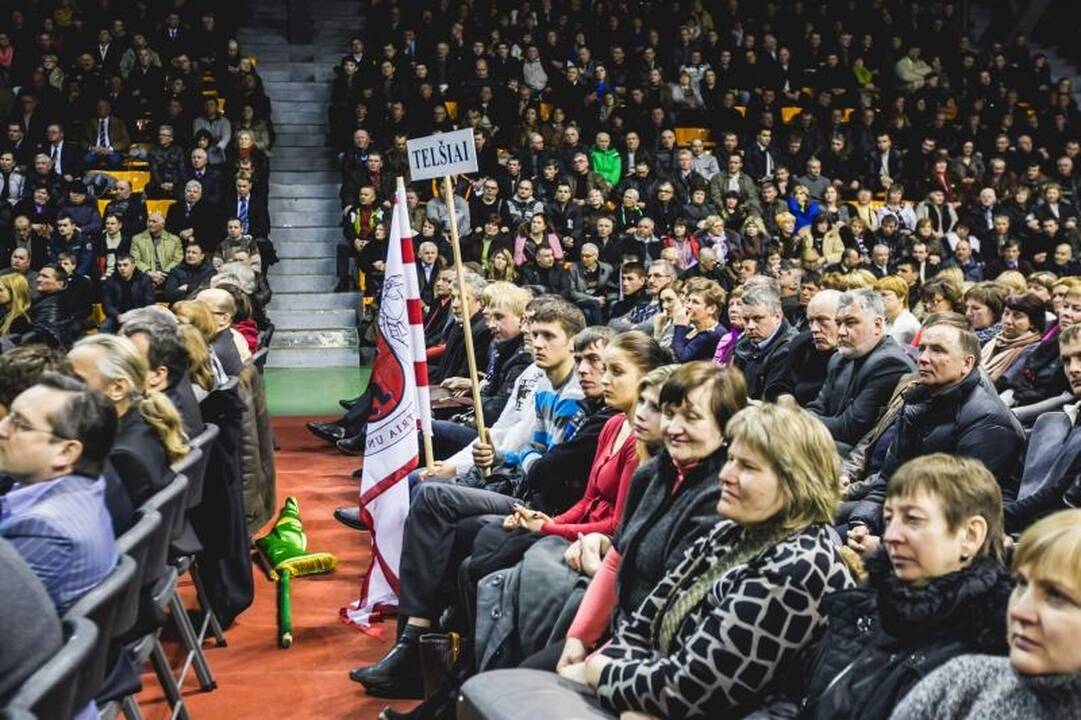 Žemdirbiai nenori parduoti žemės užsieniečiams, reikalauja referendumo