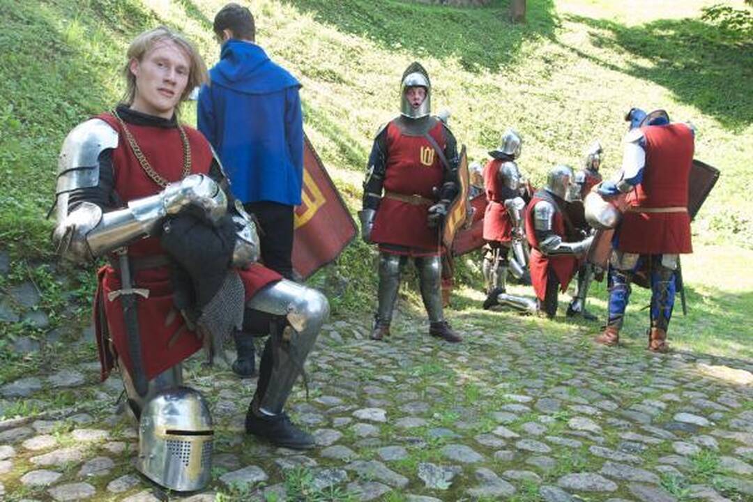 Gedimino pilies kalno viršūnėje žygiavo viduramžių kariai