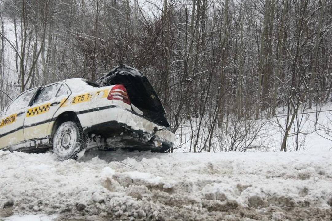 Vilniuje nukentėjo nuo kelio nulėkęs taksistas