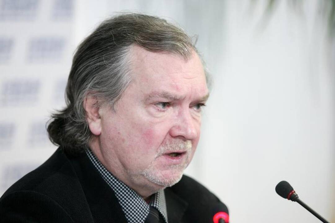 Prezidentės populiarumui kirto jos laikysena per FNTT skandalą