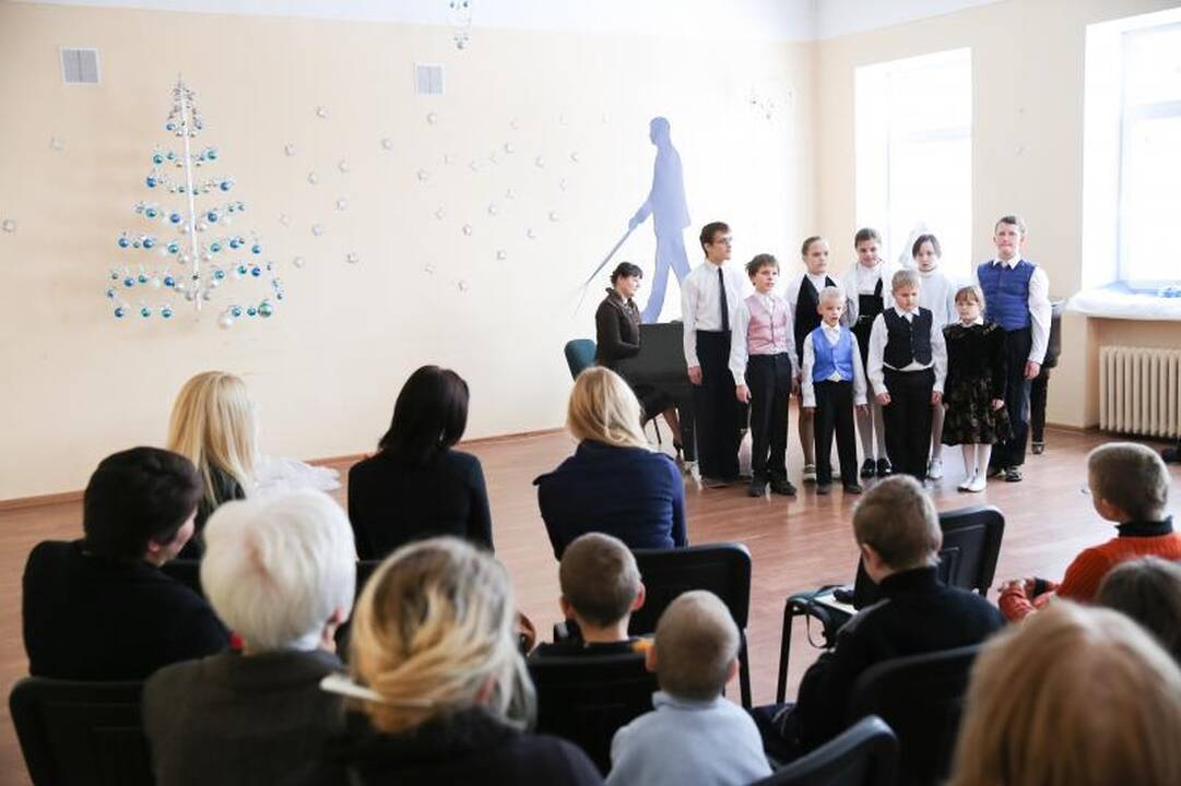 Vaikus nudžiugino lietuviška pasaka Brailio raštu  
