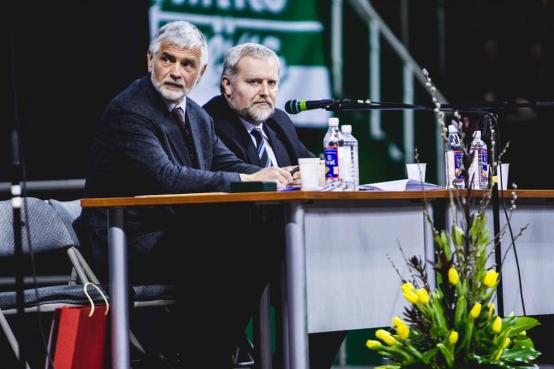 Žemdirbiai nenori parduoti žemės užsieniečiams, reikalauja referendumo