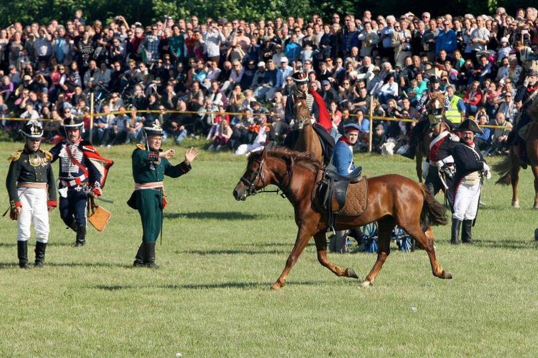 Istorinis žygis atkartotas: Napoleono kariuomenė persikėlė per Nemuną