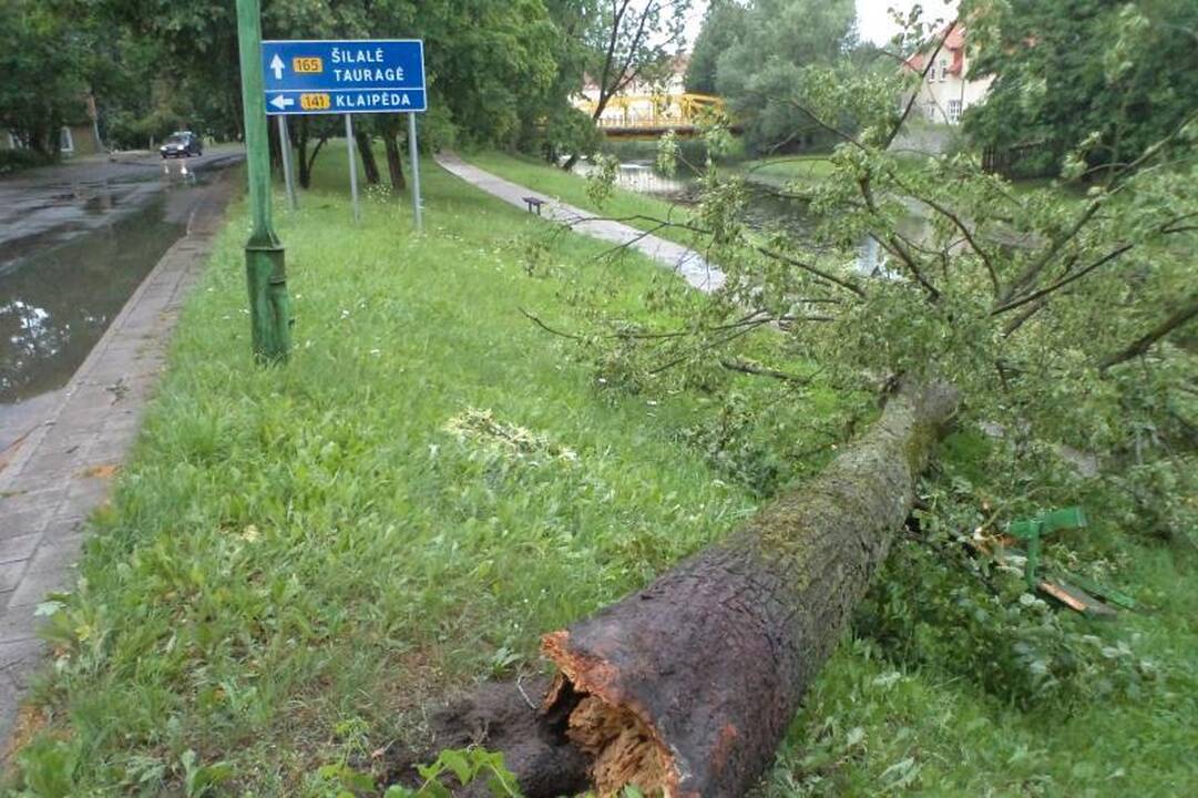 Penkias minutes trukęs škvalas nusiaubė Lietuvos pajūrį 