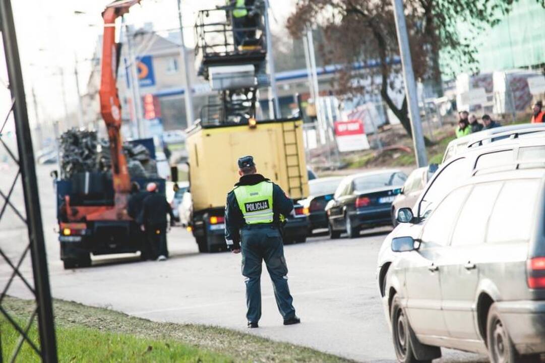 Dėl nutrauktų troleibuso laidų – spūstys K. Baršausko gatvėje