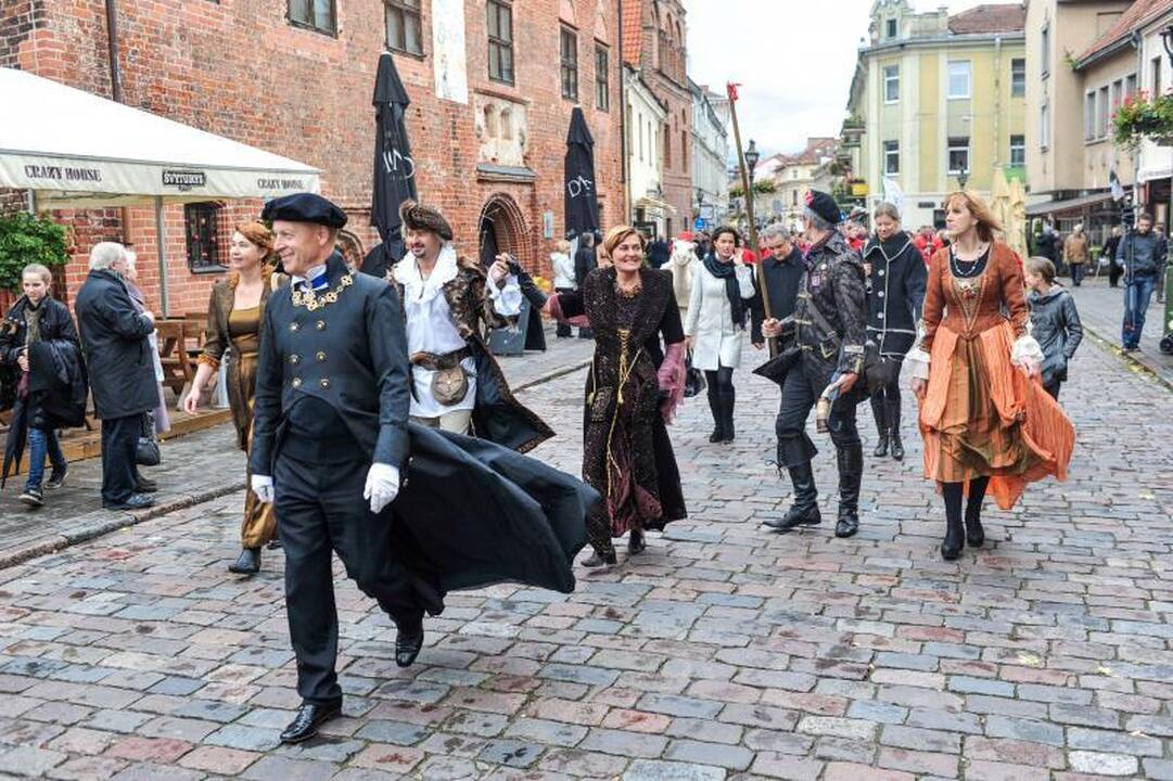Kauno senamiestis šventiškai išlydėjo vasarą