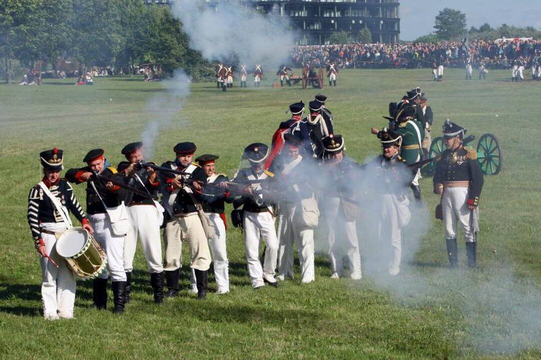 Istorinis žygis atkartotas: Napoleono kariuomenė persikėlė per Nemuną