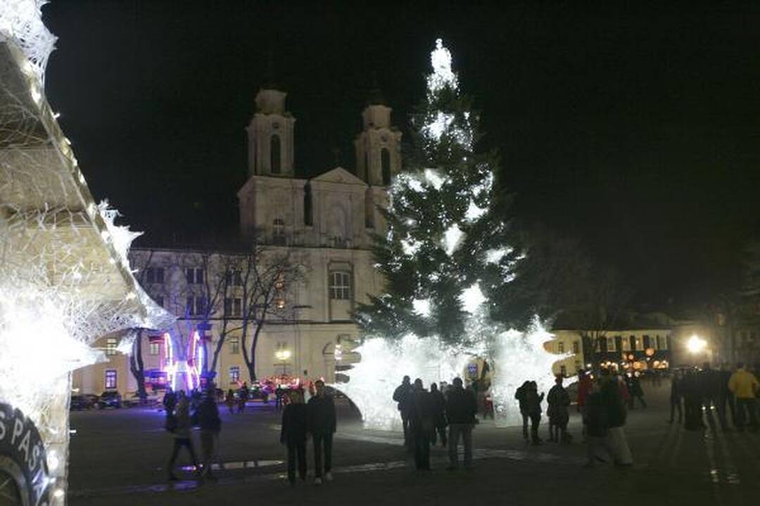 Švenčių laukiantis Kaunas - sušalęs, savas, kuklus