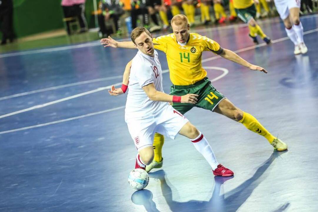 Po atkaklios kovos Lietuvos salės futbolo rinktinė nusileido anglams