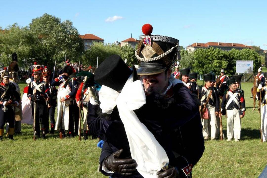 Istorinis žygis atkartotas: Napoleono kariuomenė persikėlė per Nemuną