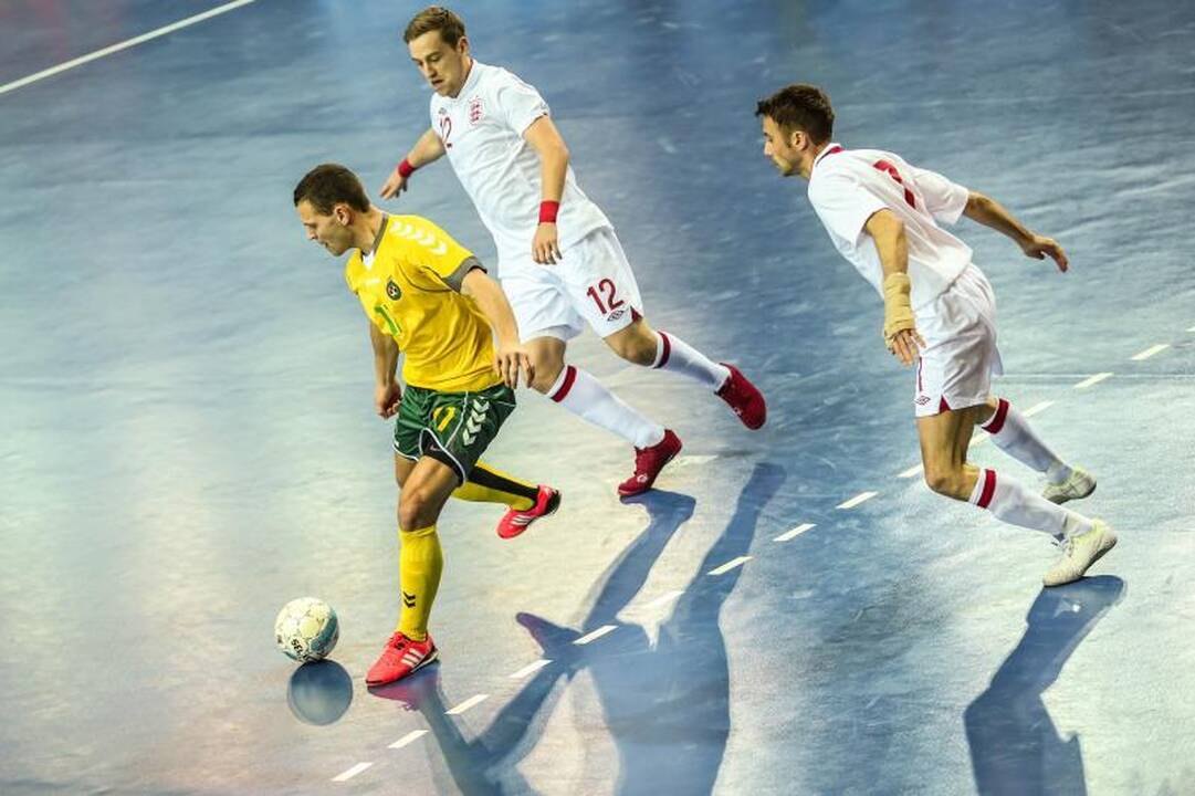 Po atkaklios kovos Lietuvos salės futbolo rinktinė nusileido anglams