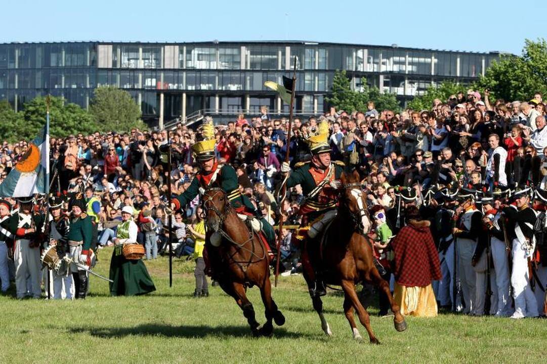 Istorinis žygis atkartotas: Napoleono kariuomenė persikėlė per Nemuną