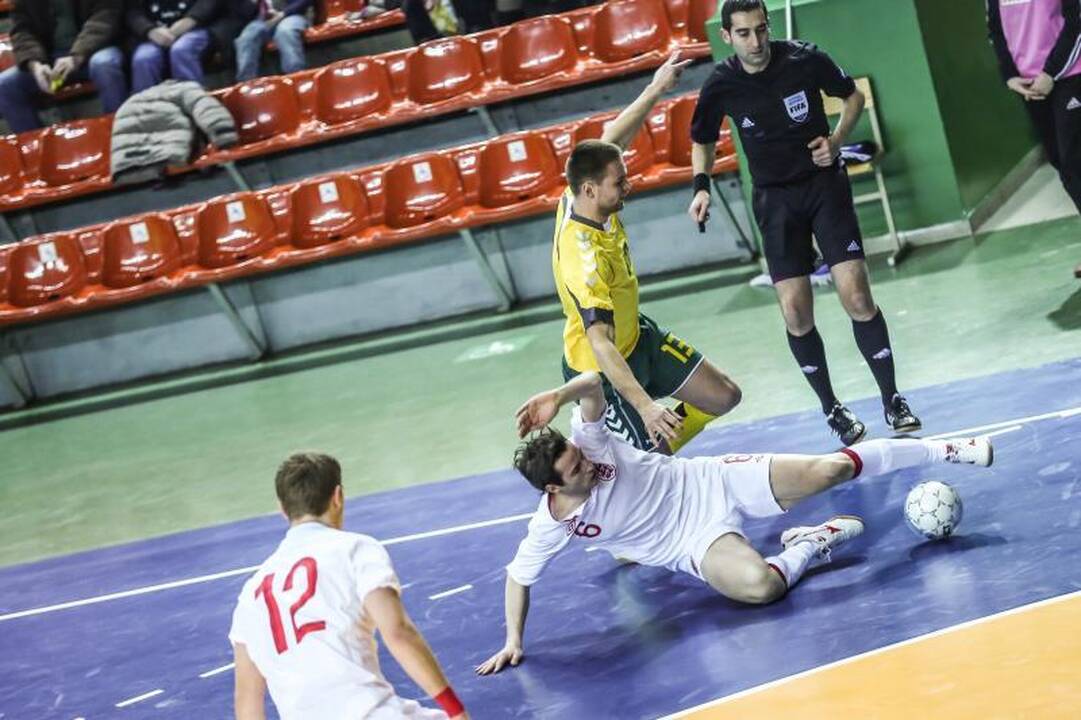 Po atkaklios kovos Lietuvos salės futbolo rinktinė nusileido anglams
