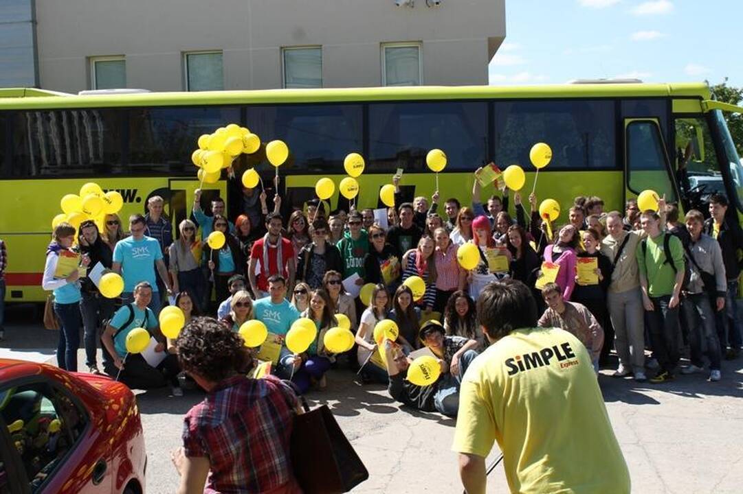 Į 54 vietų autobusą tilpo 161 studentas 