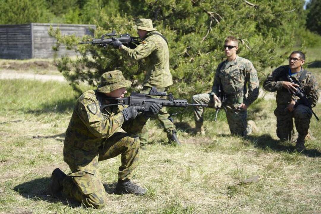 Kairių poligone treniravosi JAV jūrų pėstininkai