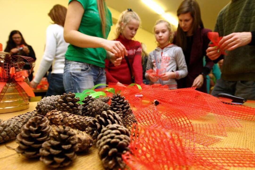 Laisvės alėjoje eglę papuoš žalgiriečių rankomis sukurti žaisliukai