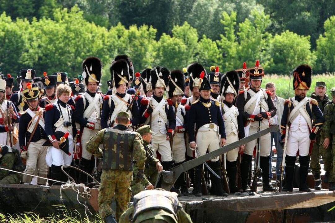 Istorinis žygis atkartotas: Napoleono kariuomenė persikėlė per Nemuną