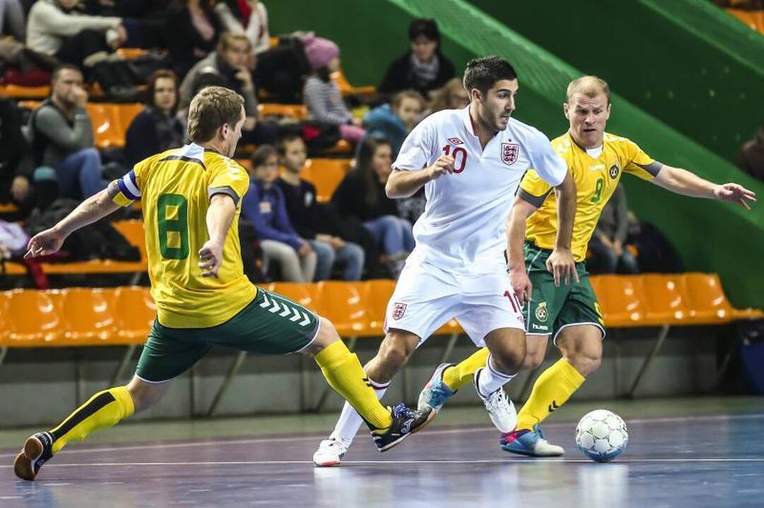 Po atkaklios kovos Lietuvos salės futbolo rinktinė nusileido anglams