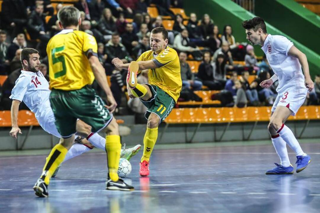 Po atkaklios kovos Lietuvos salės futbolo rinktinė nusileido anglams